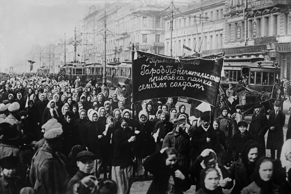 1917 Rus Devrimi: Çarlık’tan Sovyetler’e Geçiş